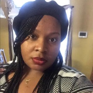 Meet your Posher, Latisha